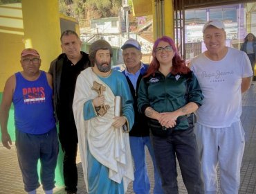 Caleta El Membrillo de Valparaíso estrenó un nuevo San Pedro construido en fibra de vidrio