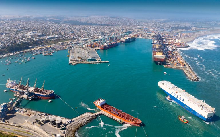 Movimiento de carga en Puerto San Antonio creció 2,2% durante enero y febrero de 2026