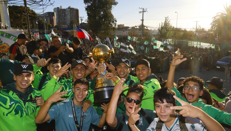 Sifup acusa a la dirigencia de S. Wanderers de cobrar indumentaria utilizada por campeones de la Libertadores sub-20
