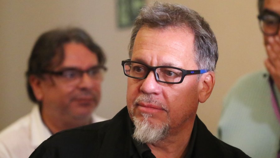 Exsenador Lagos Weber cuestiona relato de “Estado en quiebra” ante alza de combustibles: "Una narrativa falsa y odiosa"