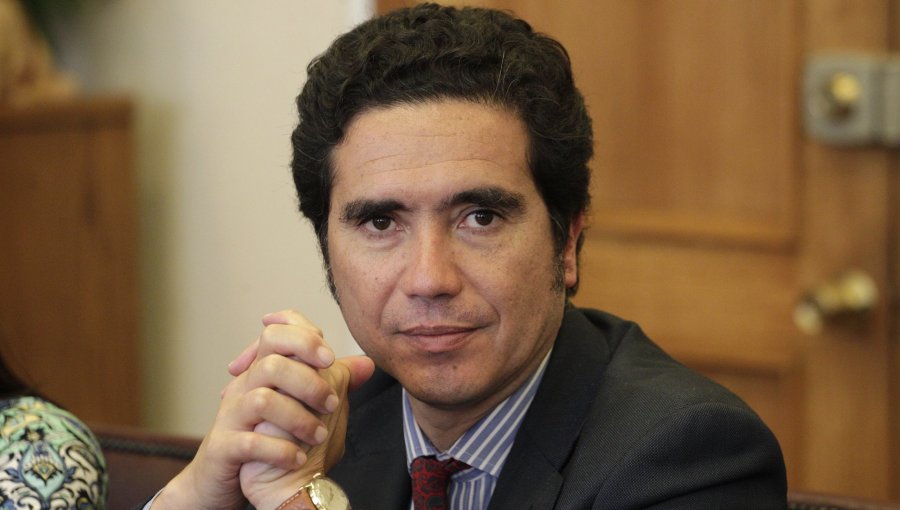 Exministro Briones por uso del concepto de "Estado en quiebra": "No todo en comunicación vale, porque tiene consecuencias"