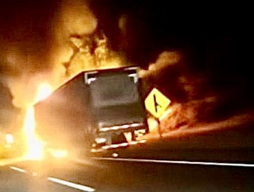 Camión se incendia en ruta 68 de Casablanca y provoca alta congestión hacia Valparaíso