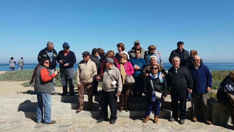 Más de 70 viajes con subsidio impulsa Sernatur para adultos mayores de la V Región