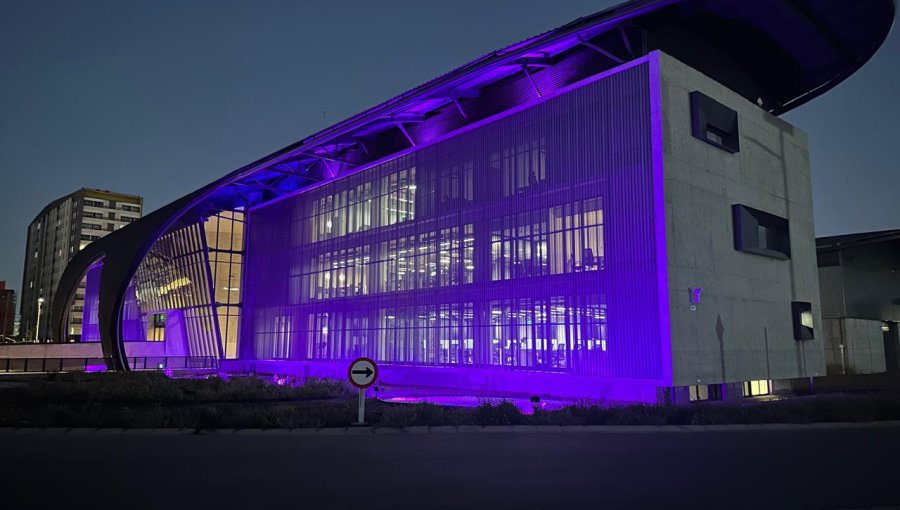 FACh se unió a conmemoración del Día Púrpura e iluminó el Centro Espacial Nacional para concientizar sobre la epilepsia
