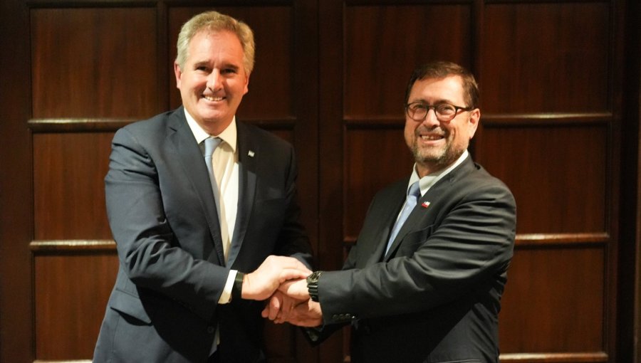 Milei invita a Kast a Argentina en marco de cita de cancilleres en Santiago