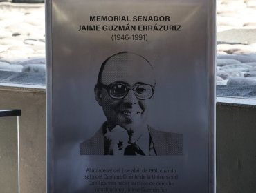 Homenaje a ex Senador Jaime Guzmán: Instalan nueva placa a 35 años de su asesinato
