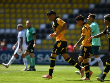 Deportes Antofagasta escala en la tabla tras contundente triunfo ante Iquique