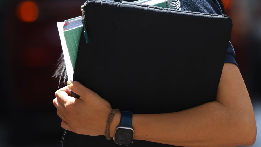 Desempleo en mujeres quedó nuevamente al borde de los dos dígitos en la V Región