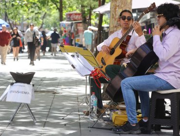 Desempleo en Chile baja levemente a 8,3%, pero crecen la informalidad y quienes buscan trabajo por primera vez