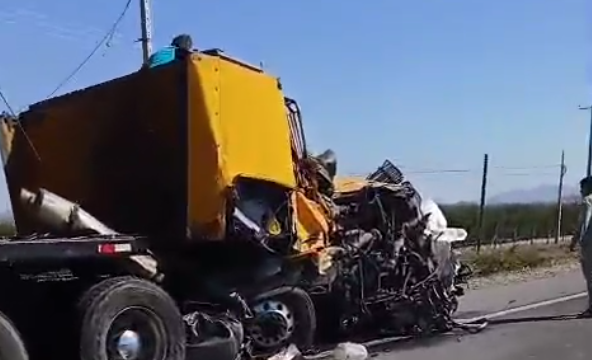 Dos mujeres perdieron la vida tras choque de dos camiones y un automóvil en San Pedro de Melipilla