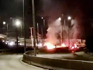 Protesta con barricadas marcan caótica mañana en el Camino Troncal hacia Viña