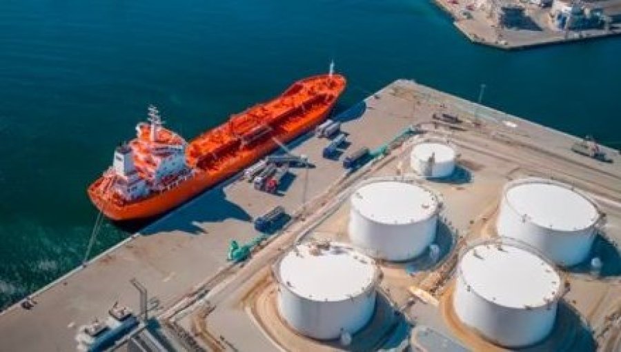 Energía al alza y bolsas en tensión: petróleo supera los US$114 mientras Asia lidera las caídas