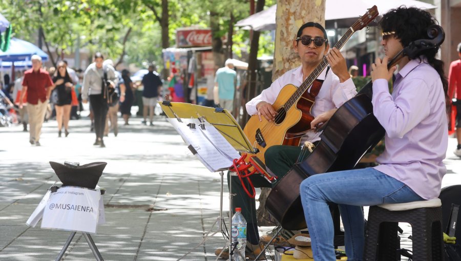 Desempleo en Chile baja levemente a 8,3%, pero crecen la informalidad y quienes buscan trabajo por primera vez