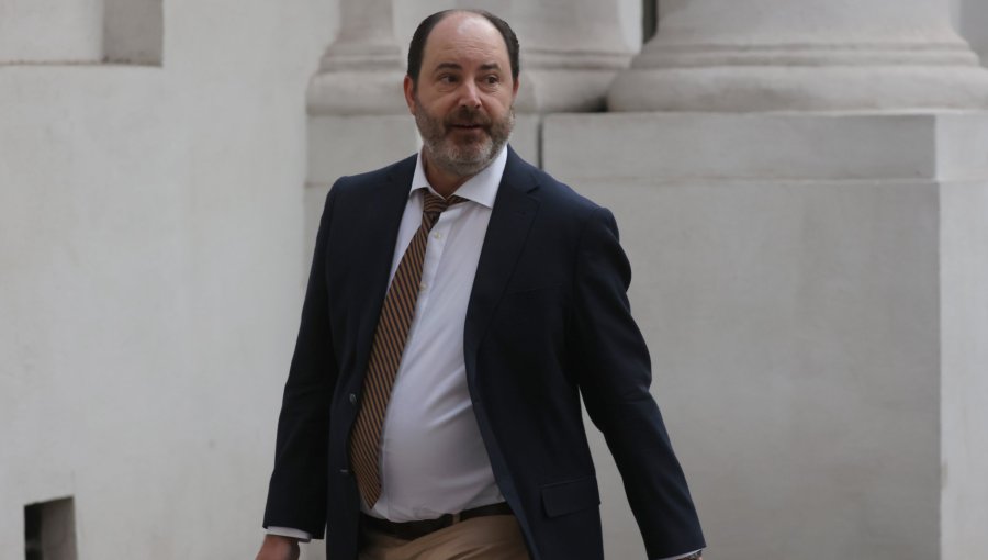 Ministro del Trabajo expresa preocupación por últimas cifras de desempleo y habla de "emergencia laboral"