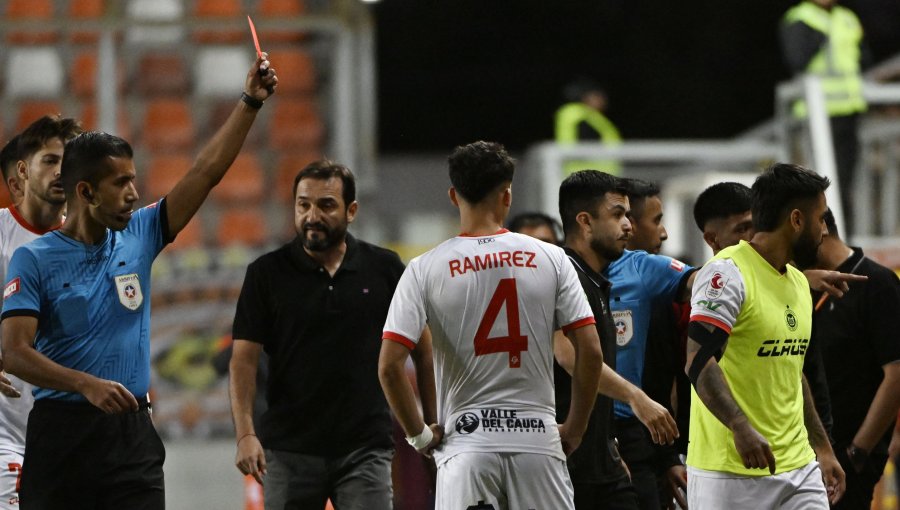 DT de U. San Felipe expresó su molestia por grosero error arbitral en la derrota ante Cobreloa