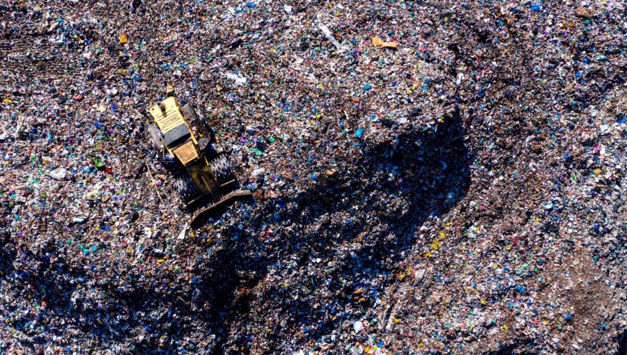 Diputado Celis apunta a "intereses económicos" tras crisis del relleno sanitario El Molle y plantea a Quillota y Til Til como alternativas