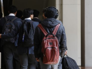 Escolares armados encienden las alarmas en la V Región: reportan casos en colegios de Valparaíso, Viña del Mar y Putaendo