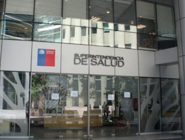 Superintendencia de Salud ratifica alza máxima de 3,5% en Isapres: afiliados podrán cambiarse de plan o desafiliarse hasta el 31 de mayo