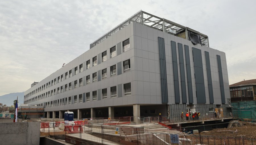 Construcción del Hospital del Salvador concluiría finalmente durante abril de este año a 12 años de haberse adjudicado su concesión