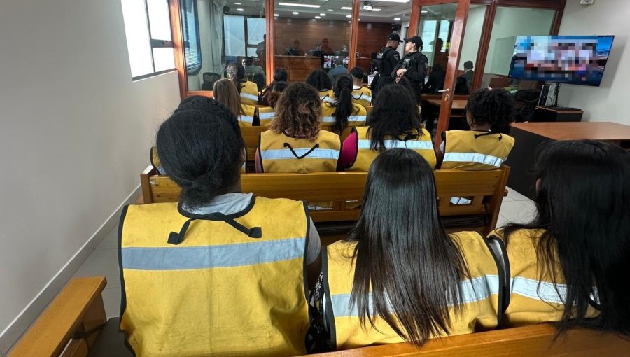 Condenan a 17 mujeres y un hombre por delitos consumados de tráfico de drogas y asociación ilícita en Arica