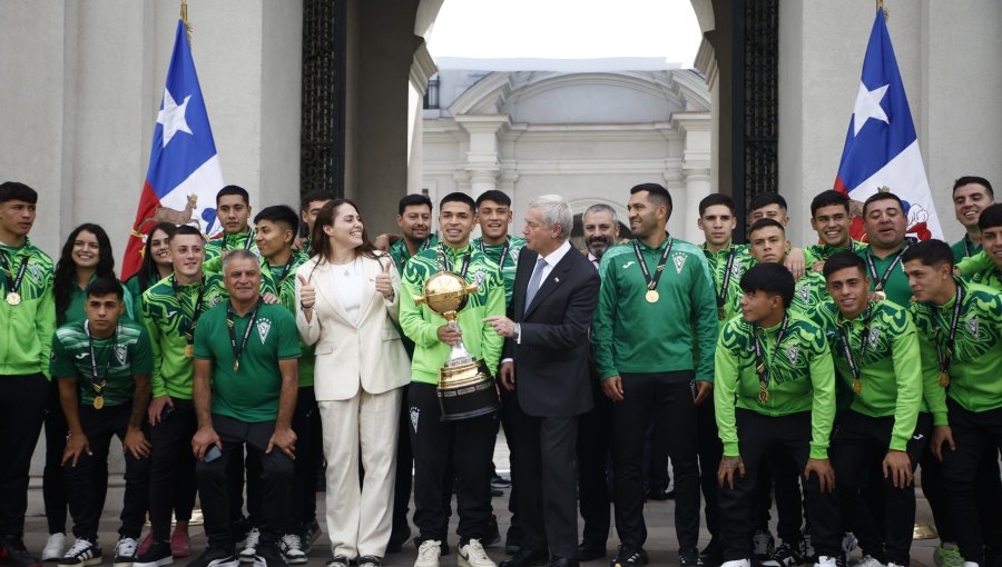 Santiago Wanderers recibió reconocimiento en La Moneda tras alzar la Libertadores Sub-20
