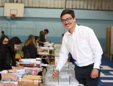 Fernando Peña fue nombrado como nuevo director de la Junta Nacional de Auxilio Escolar y Becas