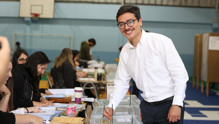 Fernando Peña fue nombrado como nuevo director de la Junta Nacional de Auxilio Escolar y Becas