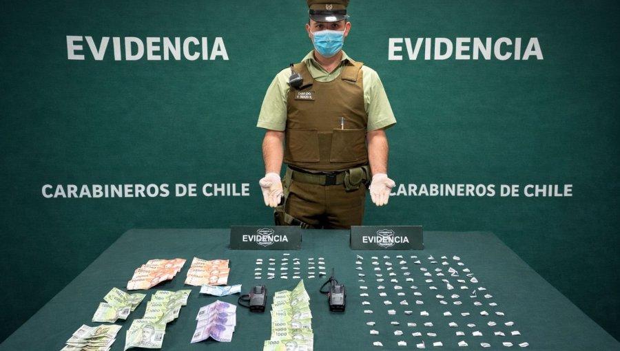 Carabineros sorprende in fraganti a pareja vendiendo drogas en la vía pública de La Ligua