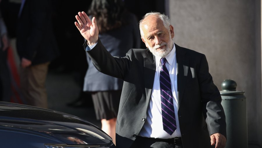 Carlos Montes cuestiona "descalificaciones permanentes" de Ripamonti y Mundaca a la reconstrucción tras el megaincendio