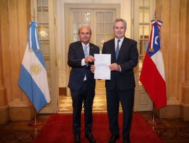 Oficializan a Gonzalo Uriarte como embajador en Argentina y abre nueva etapa en la relación bilateral