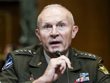 Pentágono confirmó la salida inmediata del jefe del Estado Mayor del Ejército de EE.UU. en plena guerra contra Irán