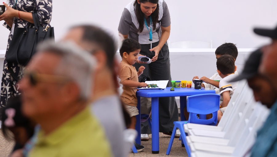 Minsal expande vacunación contra el Covid-19: baja edad y reduce tiempos de espera