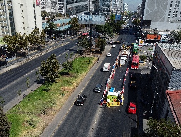 Orrego vs Poduje: Expertos exigen al Minvu retomar la licitación de ciclovía en el Eje Alameda