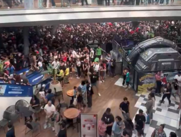 Influencer genera incidentes en mall capitalino tras anunciar entrega de dinero