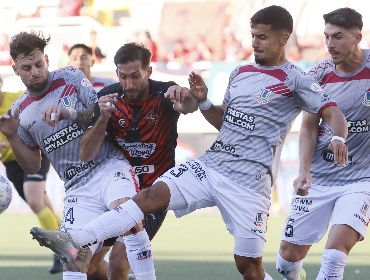 Deportes Limache golea a Unión La Calera y se apodera del liderato del Campeonato