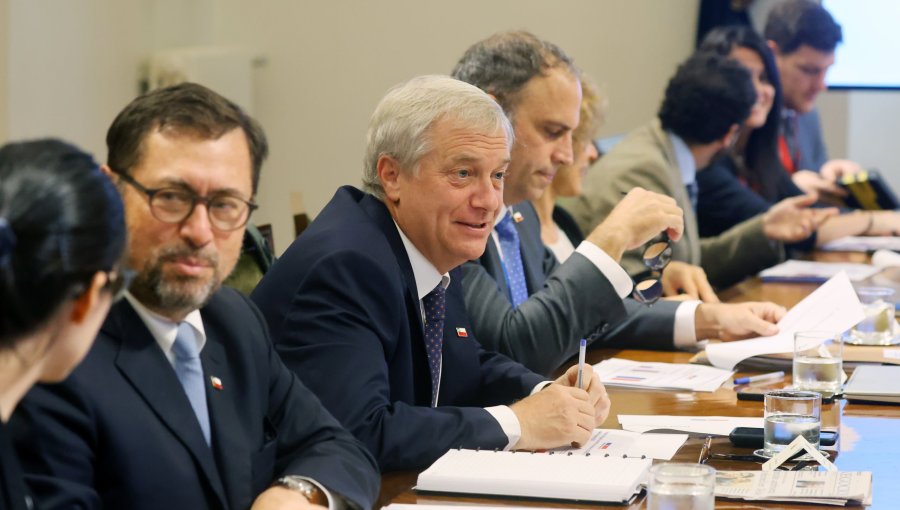 Encuesta Criteria: Kast sigue a la baja en su aprobación y Mara Sedini es la Ministra peor evaluada