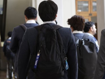 Psicóloga explica el trasfondo de las amenazas anónimas en colegios: búsqueda de poder, validación y falta de control emocional