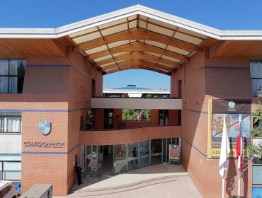 Amenaza de tiroteo obliga a suspender clases en colegio de Peñalolén y activa despliegue policial