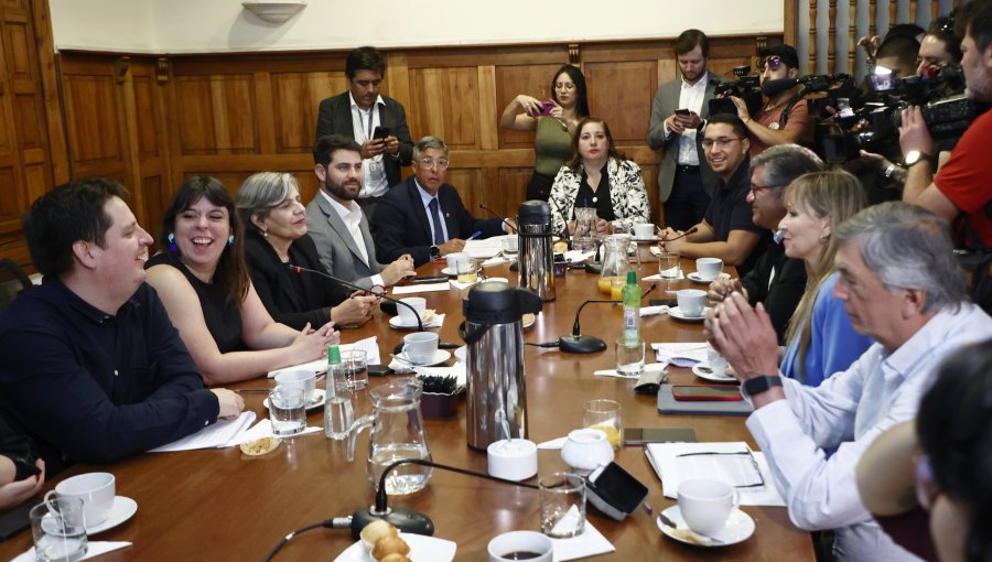 Oposición llama al Gobierno a separar iniciativas del proyecto de Plan de Reconstrucción Nacional