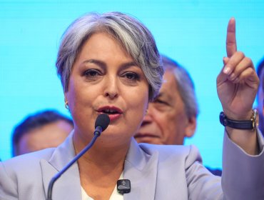 Jara arremete contra ley de “Reconstrucción” de Kast: acusa relato “mesiánico” y advierte retroceso tributario