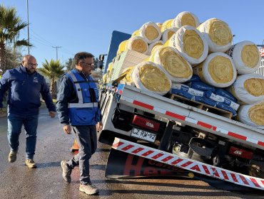 Camión con carga hunde pavimento debilitado por rotura de matriz en arteria de Concón