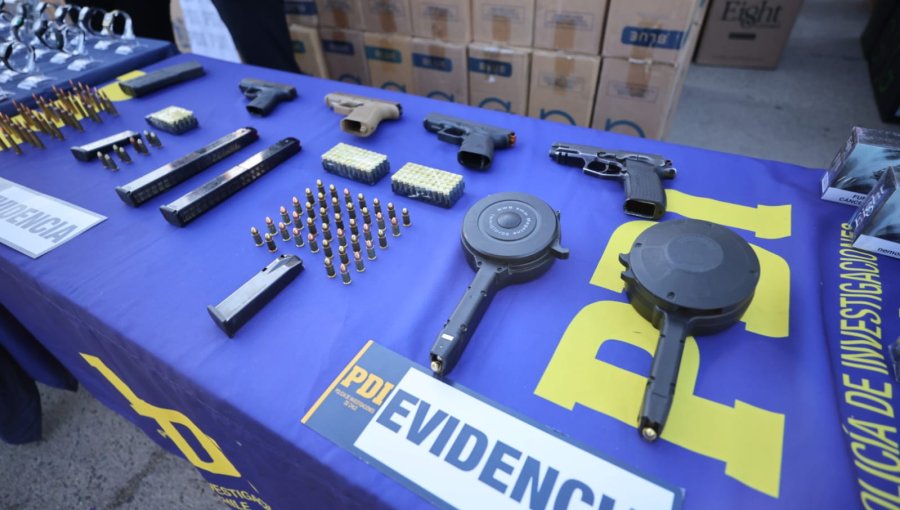 Un ciudadano iraní y dos chilenos fueron detenidos en operativo contra banda dedicada al contrabando de cigarrillos en Colina