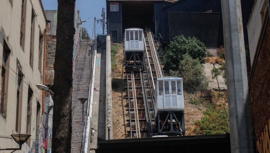 Gore y MOP comprometen trabajo conjunto para recuperar ascensores de Valparaíso