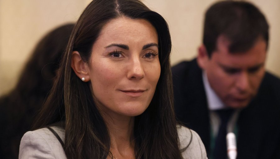 Ministra María Paz Arzola detalla proyectos del Gobierno para frenar la violencia escolar