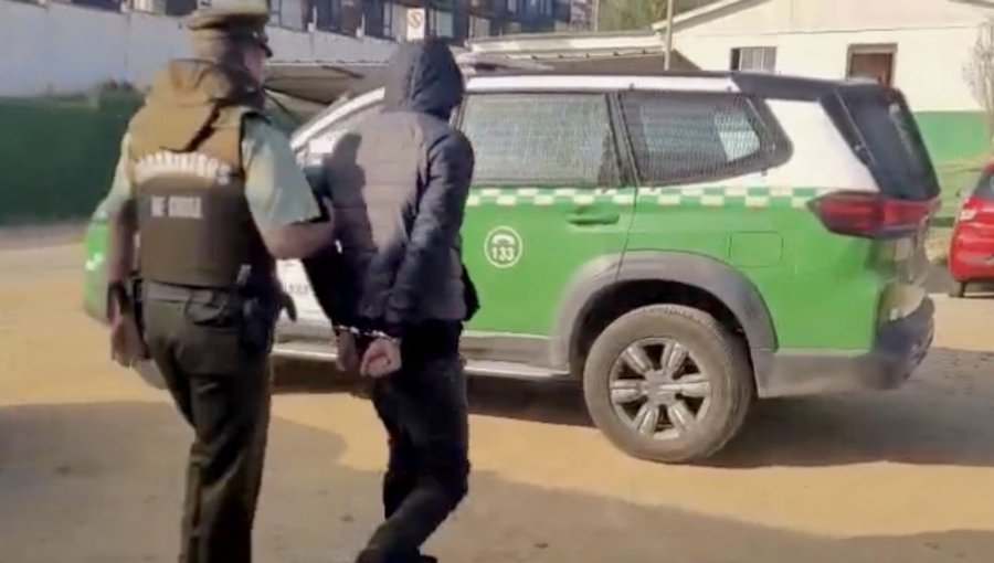 Detienen a tres delincuentes por robo a turista en cerro Concepción de Valparaíso