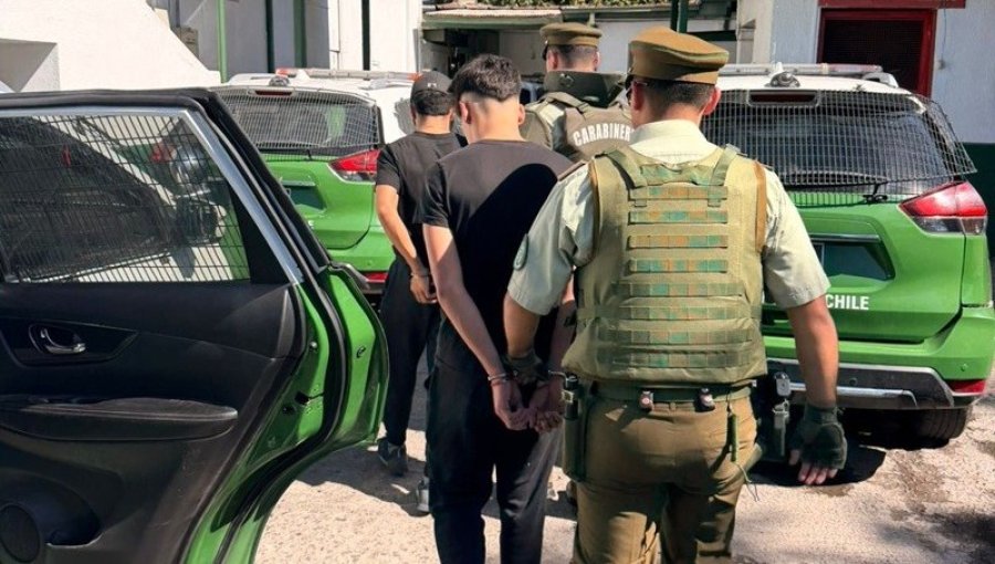 Conductor en estado de ebriedad intentó atropellar a carabinero tras negarse a pagar combustible en servicentro de San Felipe