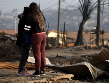 Damnificados del megaincendio en Viña y Quilpué exigen plan urgente de salud mental