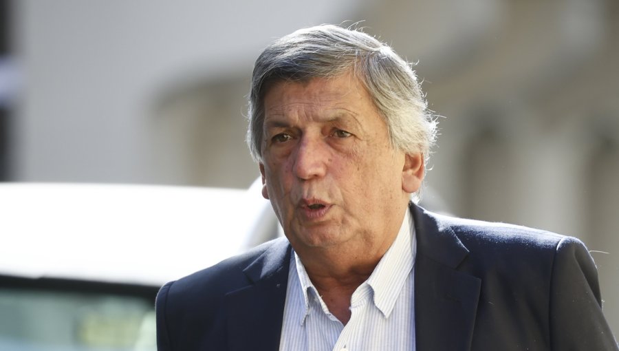 Presidente del PC asegura que el Gobierno de Kast se ha hecho "autogoles" y advierte que "hay un poquito de arrogancia"