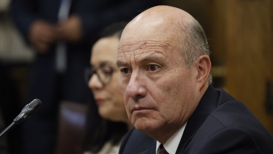 Ministro Quiroz tras salto inflacionario de marzo advierte que "aún no vemos el efecto final del alza de la gasolina"