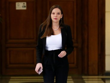 Mundo político reacciona a grave denuncia contra Camila Flores: ¿Fiscalía investiga una práctica habitual en el Congreso Nacional?